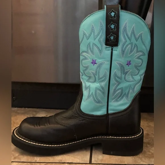 “Ariat” Leather Western Boots  
Size 8.5 - Picture 2 of 12